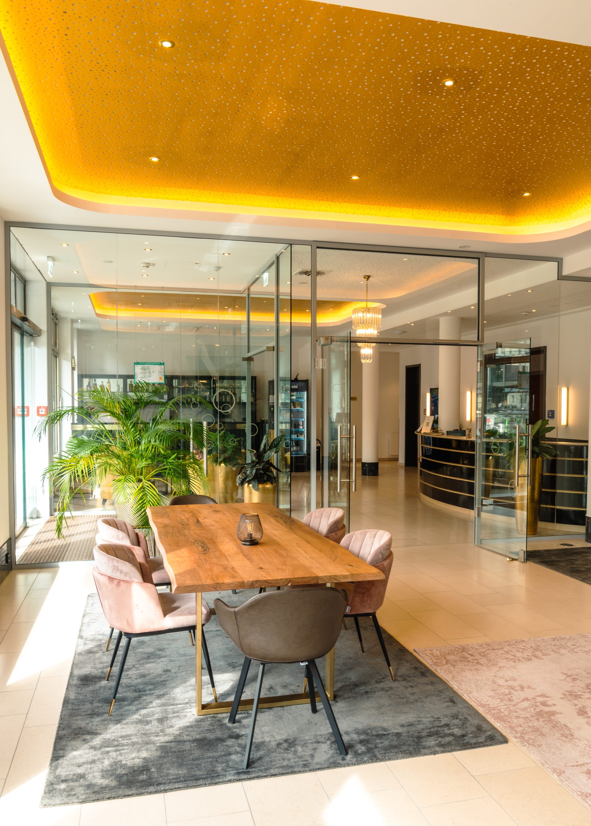 GoldPalais-0015-e1734082738557(1)